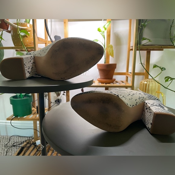 Steve Madden Madden Girl Snake Soin Booties - Picture 3 of 4